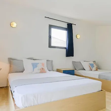 Soulmare Maisonette With Shared Pool, Néa Fókaia