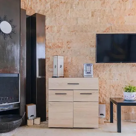 Soulmare Maisonette With Shared Pool, Appartement *