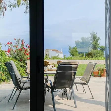 Soulmare Maisonette With Shared Pool,