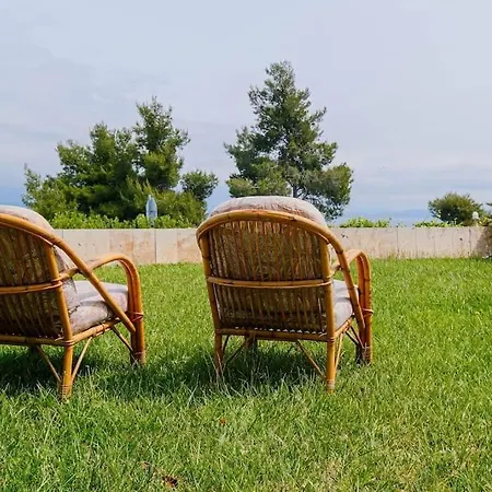 Apartman Soulmare Maisonette With Shared Pool,